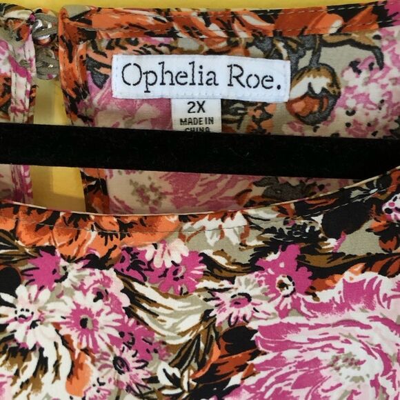 Ophelia Roe. Womens Floral Print Ruched Sleeve Top Blouse Black Pink Size 2X NWT - Picture 4 of 4